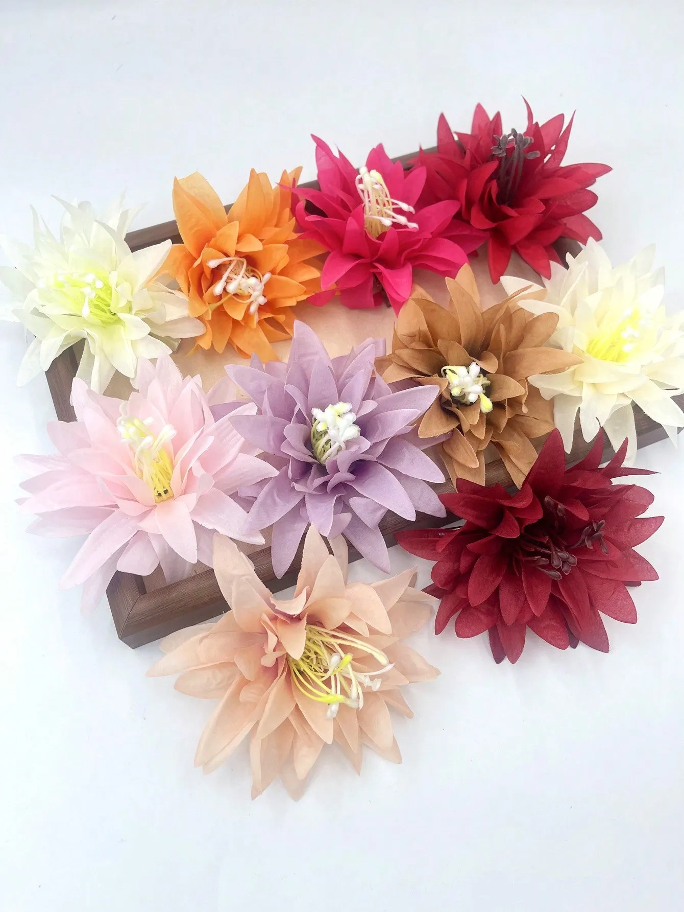 1pc New Arrival Artificial Daisy Flower Hair Clip Suitable For Outdoor Vacation Decoration And Hairstyle Ornament