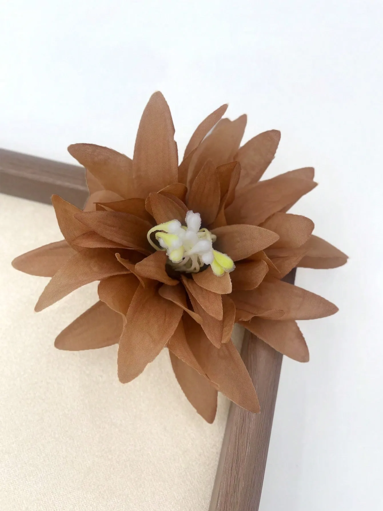 1pc New Arrival Artificial Daisy Flower Hair Clip Suitable For Outdoor Vacation Decoration And Hairstyle Ornament