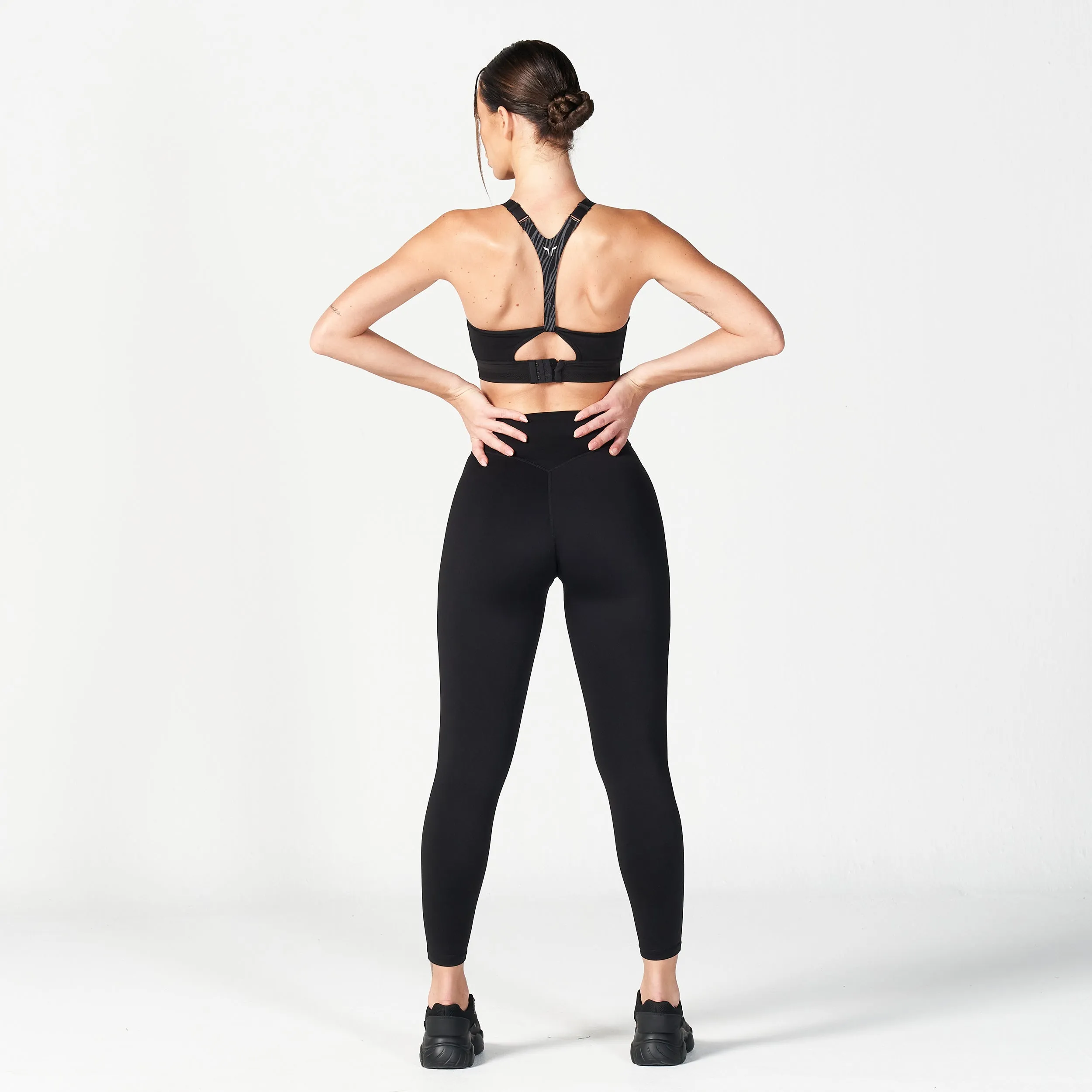 Core V-Cropped Leggings - Black